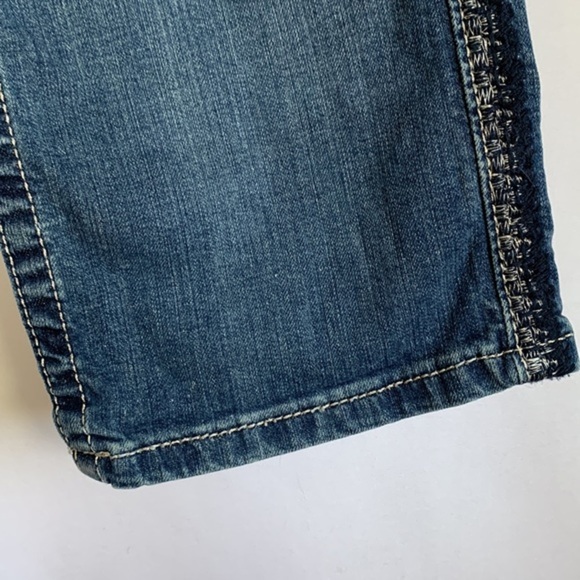 Miss Me Blue Lightly Distressed Boyfriend Capri Jeans - Picture 10 of 16